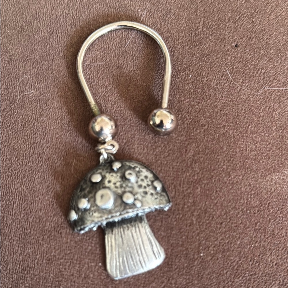 Vintage Pewter Mushroom keyring